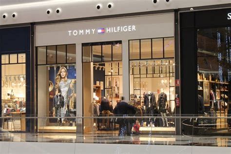 Tommy Hilfiger en Medellín – Sucursal Tommy Hilfiger Outlet.